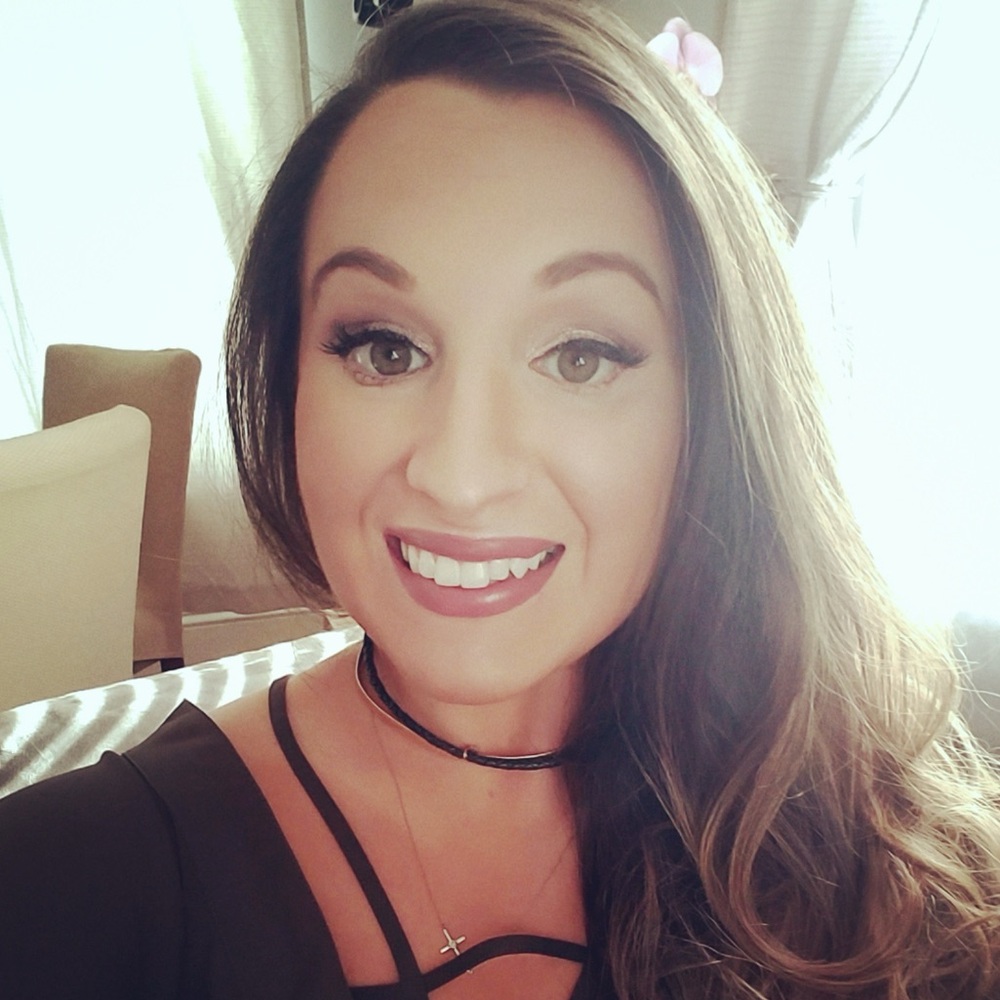 Meet your Posher, Elise